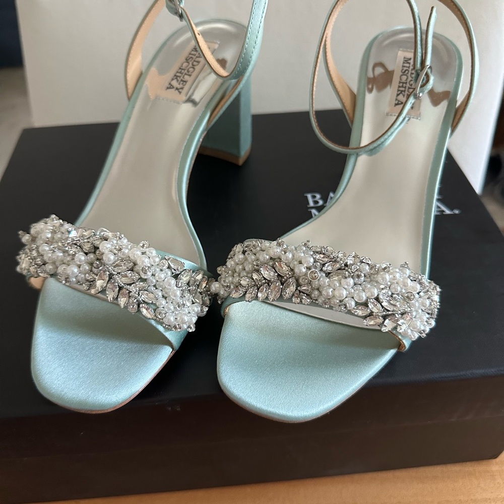 Badgley Mischka Blue Crystal Embellished Heels - sz 7.5 - NWT